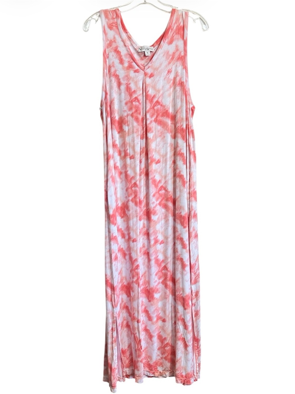 Koolaburra by UGG Coral & White Tie-Dye V-Neck Maxi Dress with Pockets